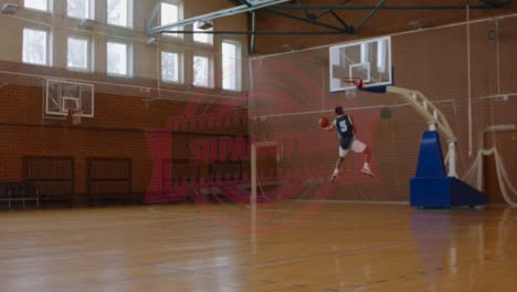 Jugador-De-Baloncesto-Universitario-Afroamericano-De-Raza-Negra-Practicando-Alley-oops-Solo-En-Una-Cancha-Cubierta.-Imágenes-En-Cámara-Lenta,-4k,-UHD,-120-Fps,-Sin-Editar